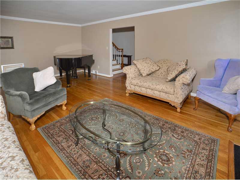 1003 Old Gate Road Blackridge, PA 15235 - Photo 5 of 21 Living Room.