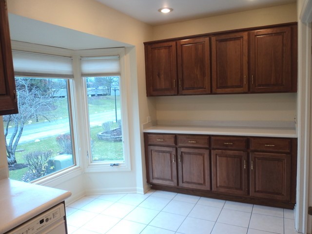 19-w286 Governors Trail Oak Brook, IL 60523 - Photo 6 of 17 a kitchen with a cabinets and a sink