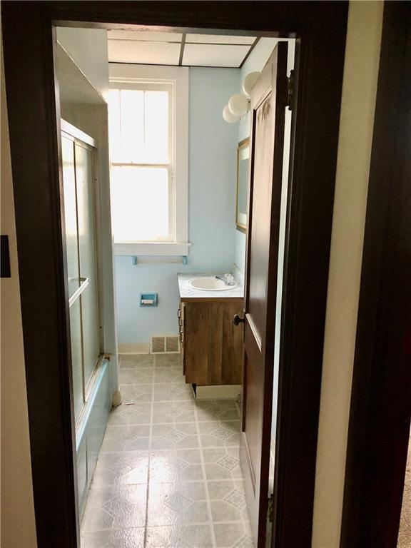 424 West Ingomar Road Pittsburgh, PA 15237 - Photo 8 of 24 a bathroom with a sink a toilet and a shower