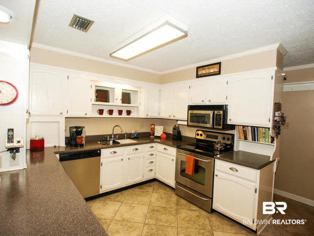 2905 Schillinger Road South Mobile, AL 36695 - Photo 4 of 31