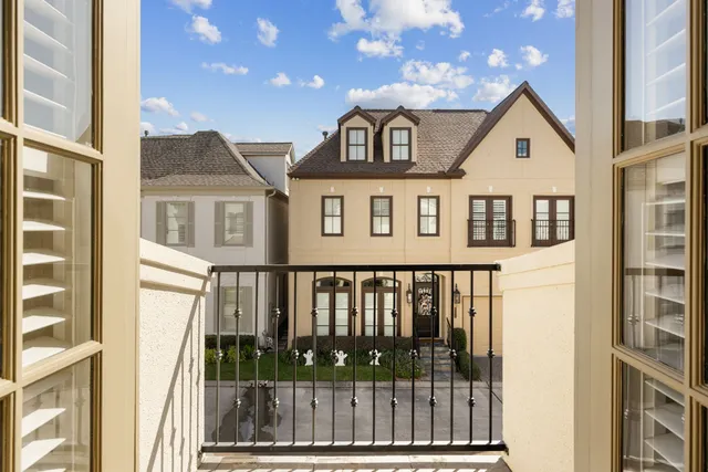 $639,000 | 6310 Hermann Lake Drive, Houston, TX 77021