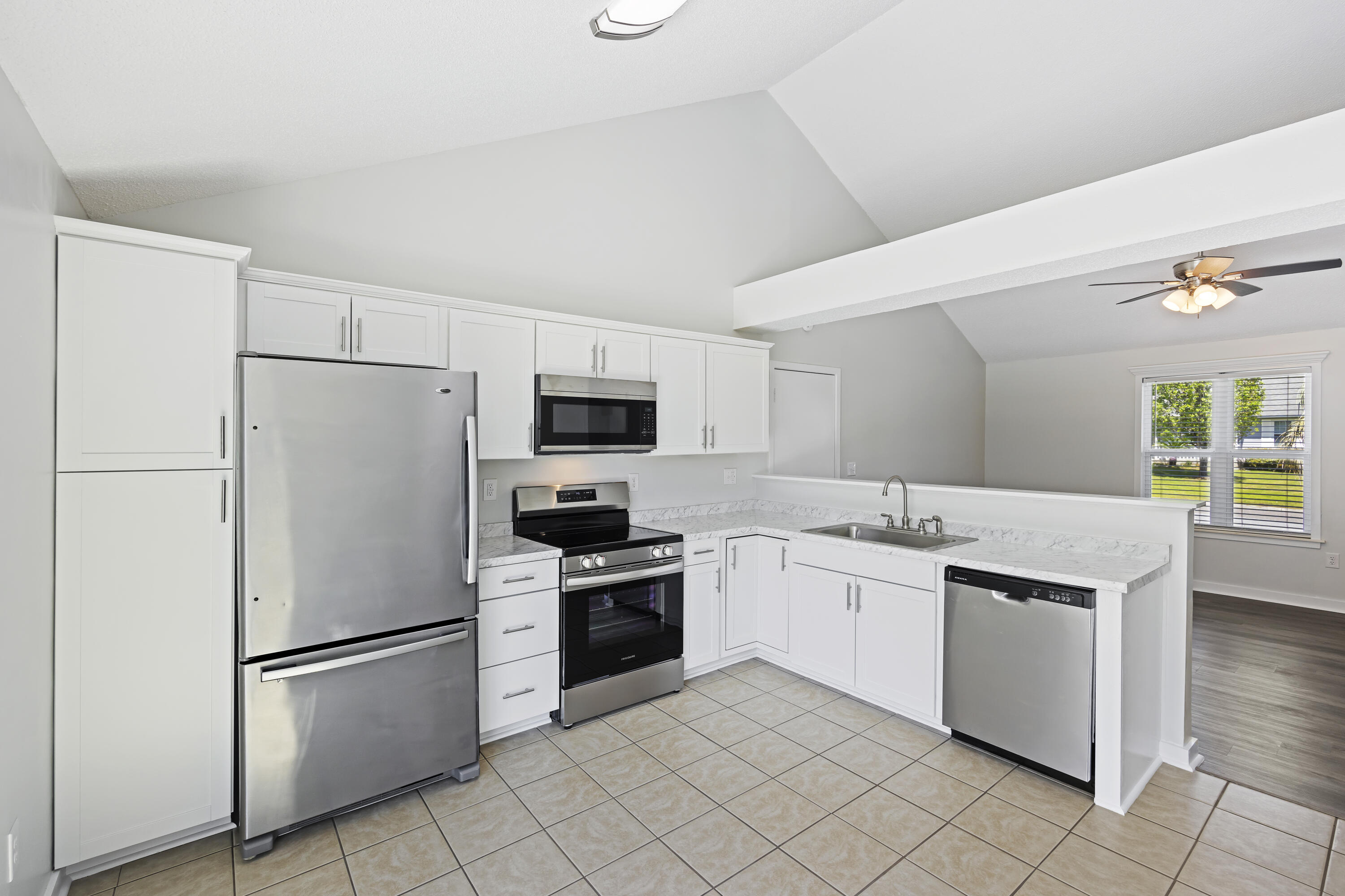 113 Two Hitch Road Goose Creek, SC 29445 - Photo 5 of 17 243A6226
