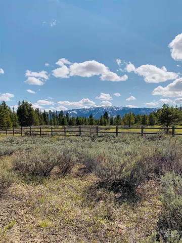$699,999 | 13321 Highway 55, McCall, ID 83638