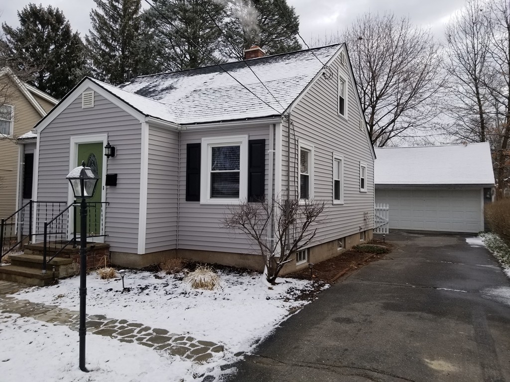 129 Powell Avenue Springfield, MA 01118 - Photo 1 of 19 Gallery Image 1