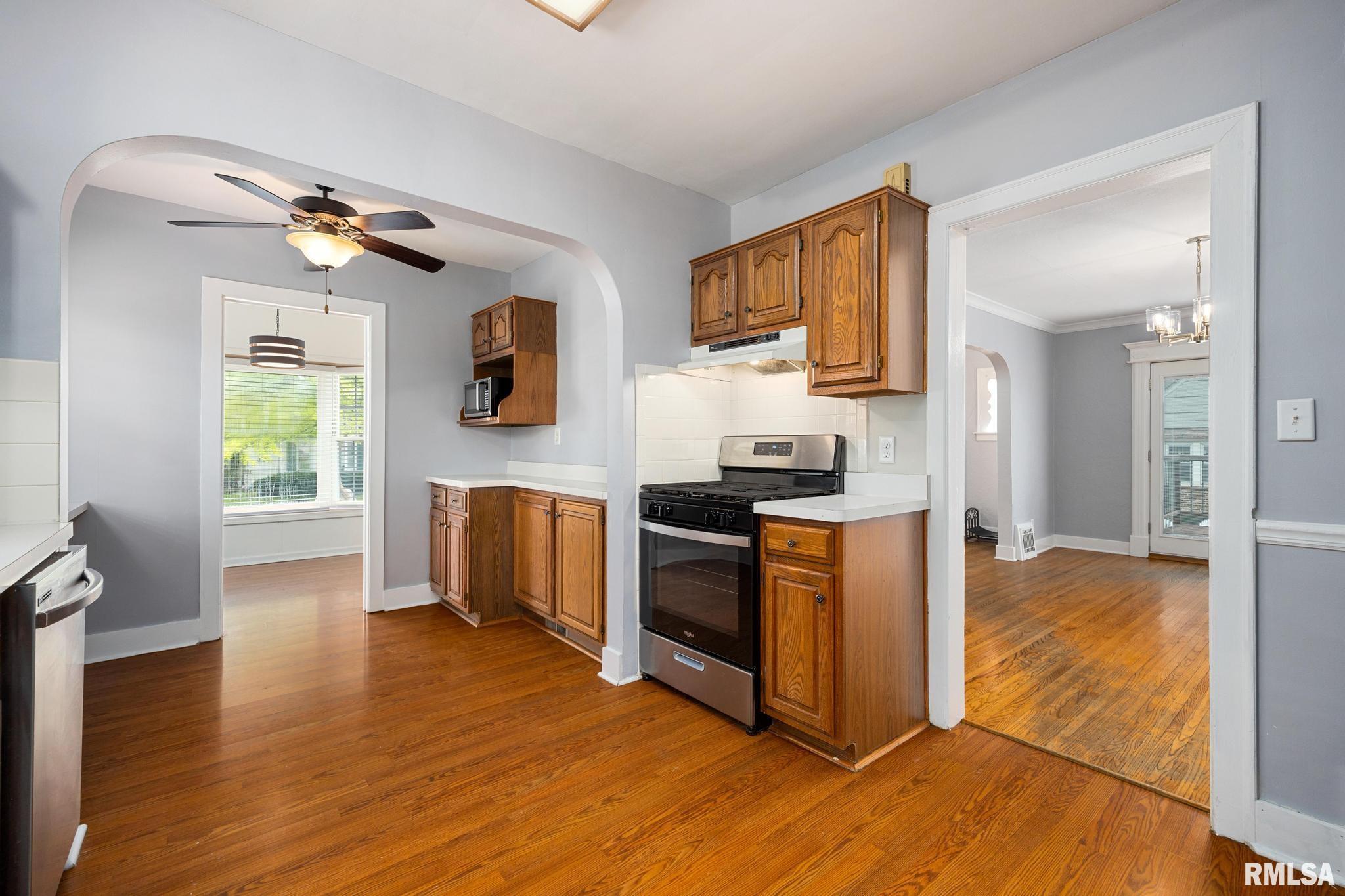 1323 West Circle Road Peoria, IL 61604 - Photo 12 of 43