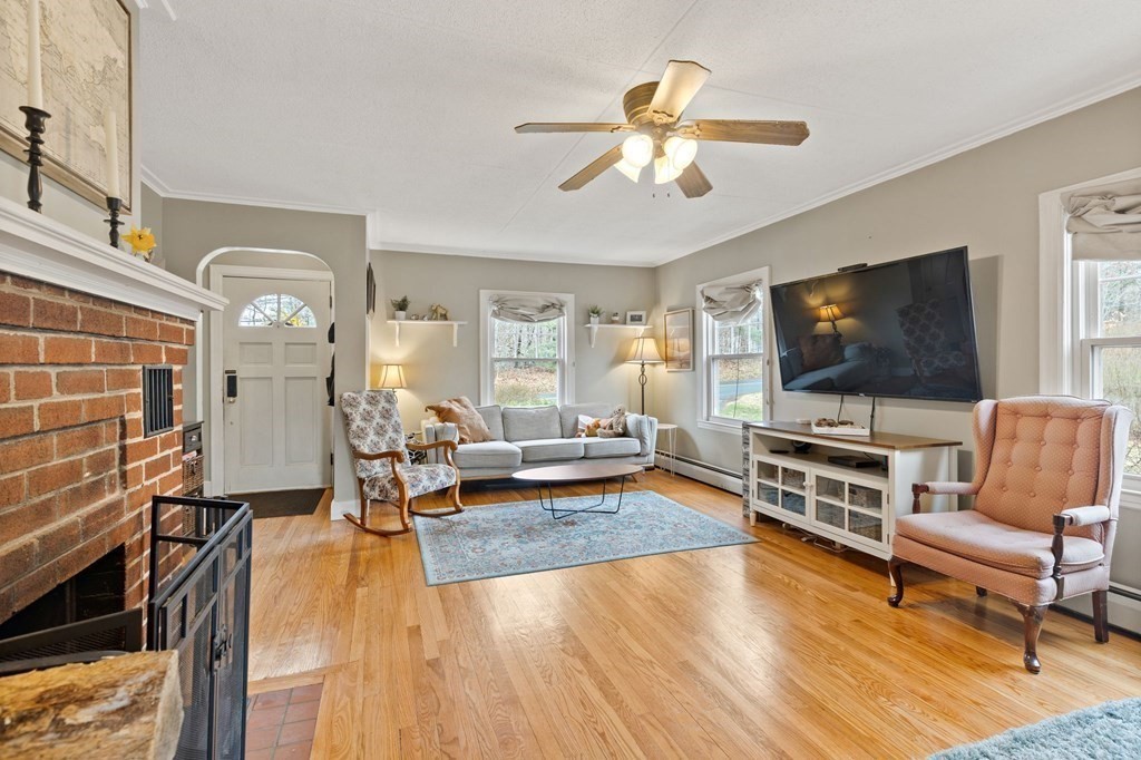 17 Center Street Granby, MA 01033 - Photo 13 of 38