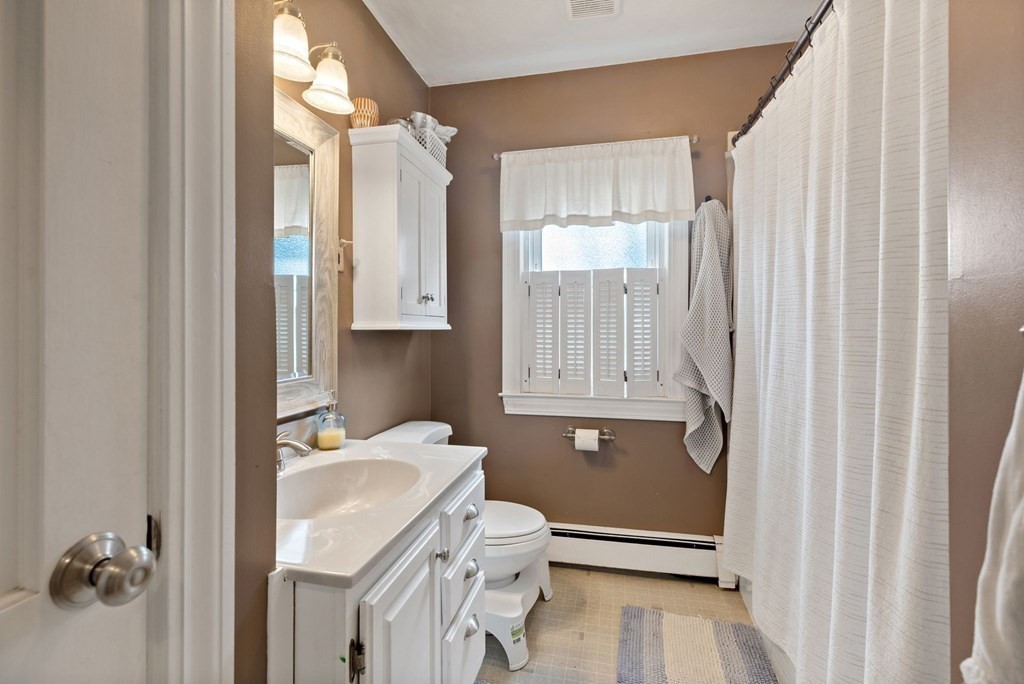 17 Center Street Granby, MA 01033 - Photo 20 of 38