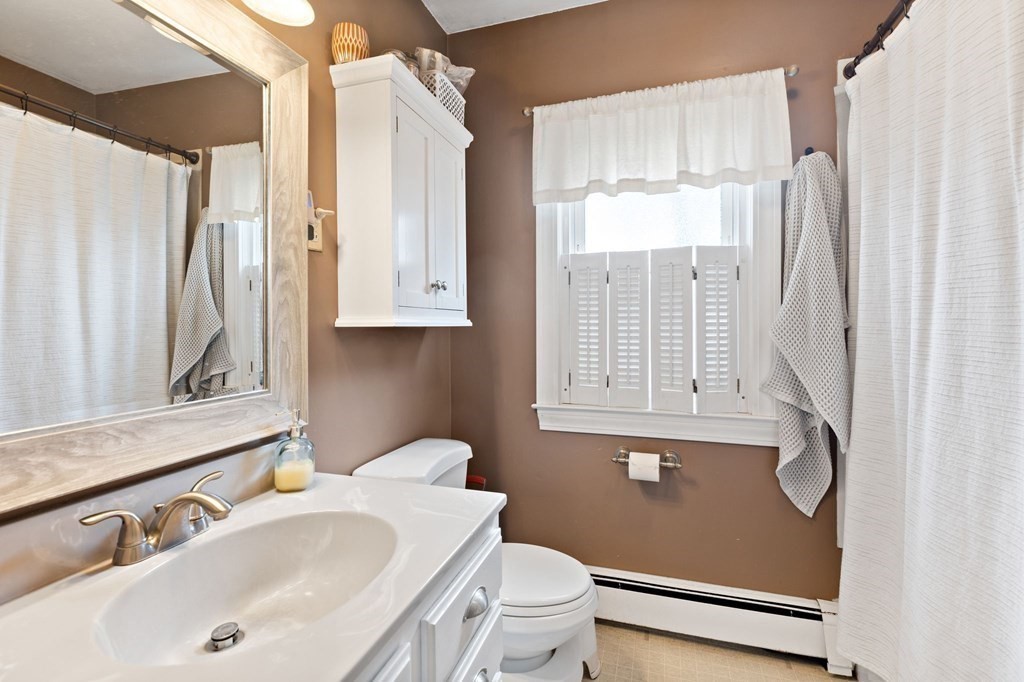 17 Center Street Granby, MA 01033 - Photo 21 of 38