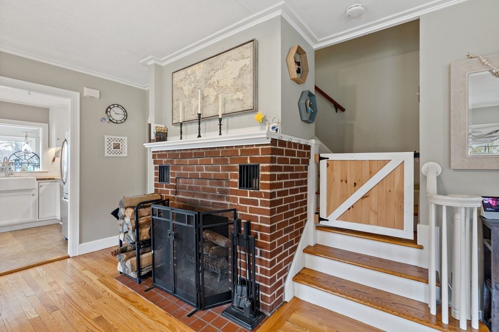 17 Center Street Granby, MA 01033 - Photo 9 of 38