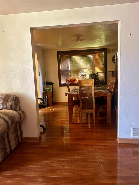 1061 Old Post Road South Park, PA 15129 - Photo 9 of 32