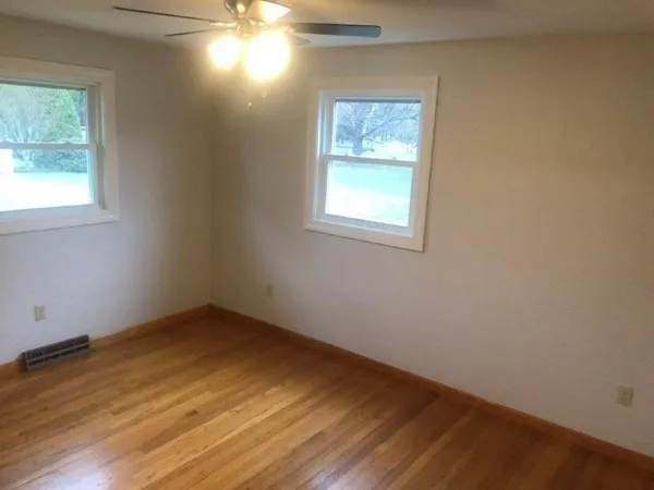 $2,950 | 60 Bridge Street, Hatfield, MA 01038