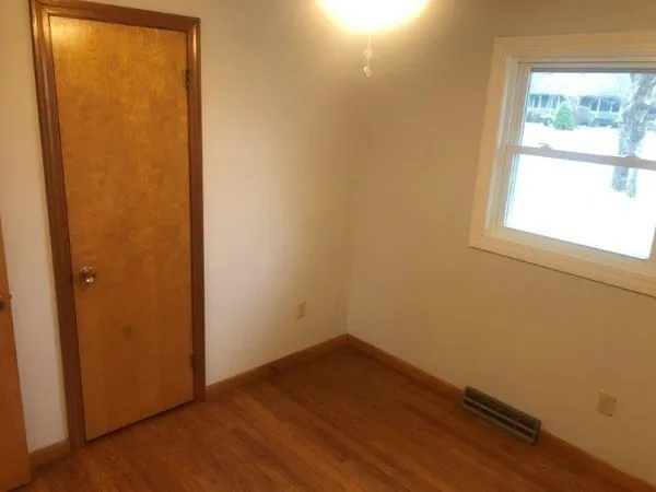 $2,950 | 60 Bridge Street, Hatfield, MA 01038