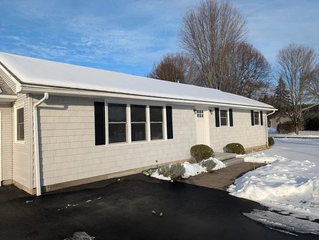 $2,950 | 60 Bridge Street, Hatfield, MA 01038