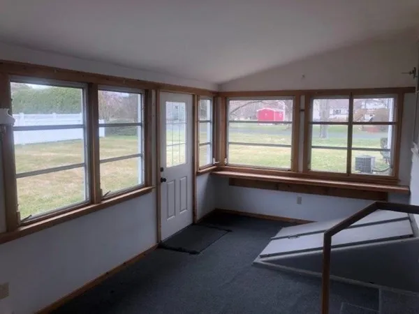 $2,950 | 60 Bridge Street, Hatfield, MA 01038