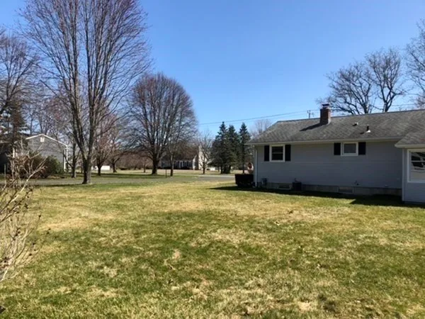 $2,950 | 60 Bridge Street, Hatfield, MA 01038