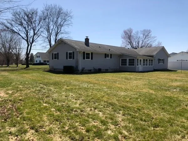 $2,950 | 60 Bridge Street, Hatfield, MA 01038