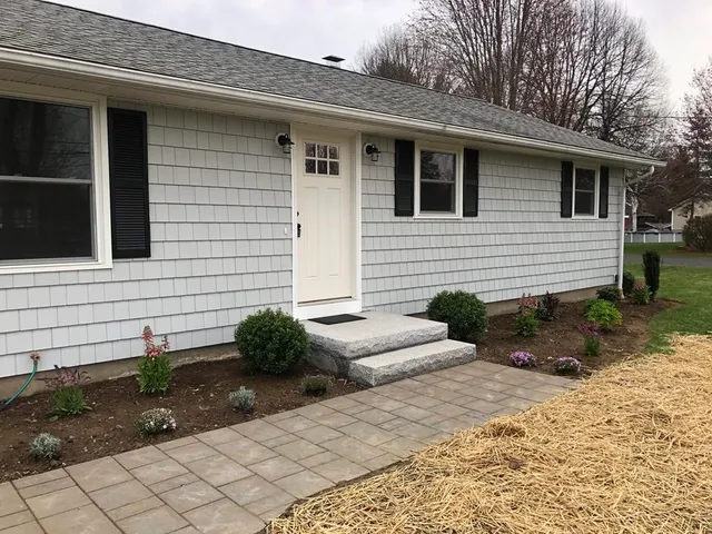 $2,950 | 60 Bridge Street, Hatfield, MA 01038