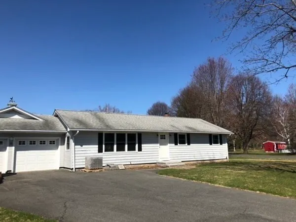 $2,950 | 60 Bridge Street, Hatfield, MA 01038