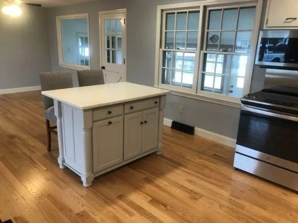 $2,950 | 60 Bridge Street, Hatfield, MA 01038