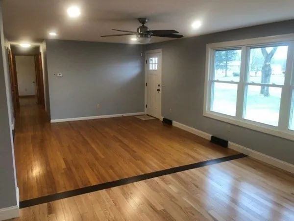 $2,950 | 60 Bridge Street, Hatfield, MA 01038