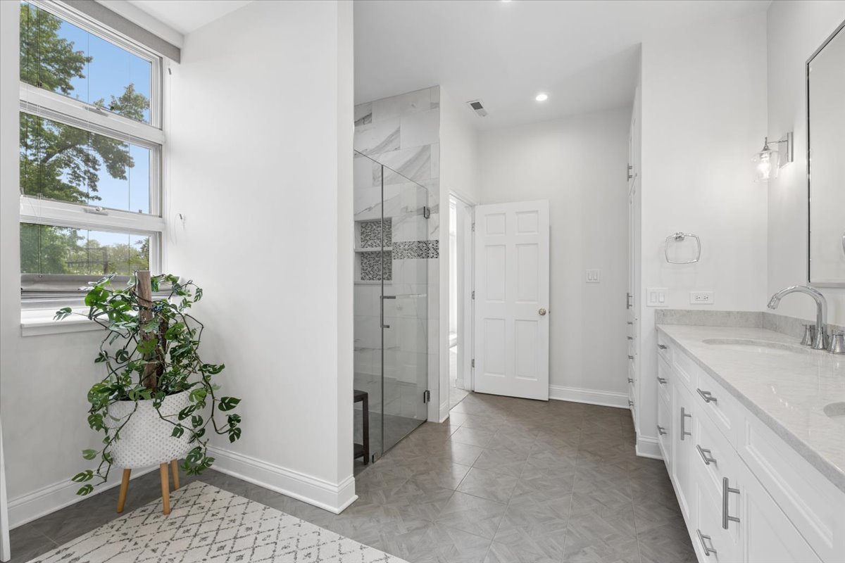 2100 North Racine Avenue, Unit 3D Chicago, IL 60614 - Photo 40 of 49