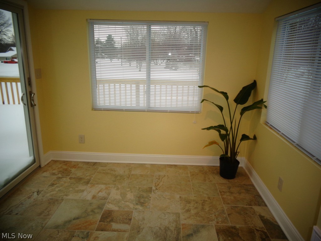 29205 White Road Wickliffe, OH 44092 - Photo 4 of 25 Gallery Image 4