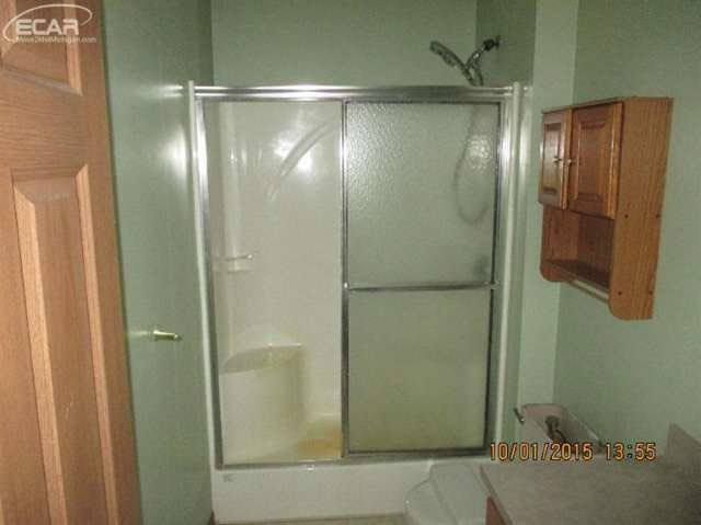 8440 Fenton Road Grand Blanc, MI 48439 - Photo 22 of 30 20451110-21.JPG