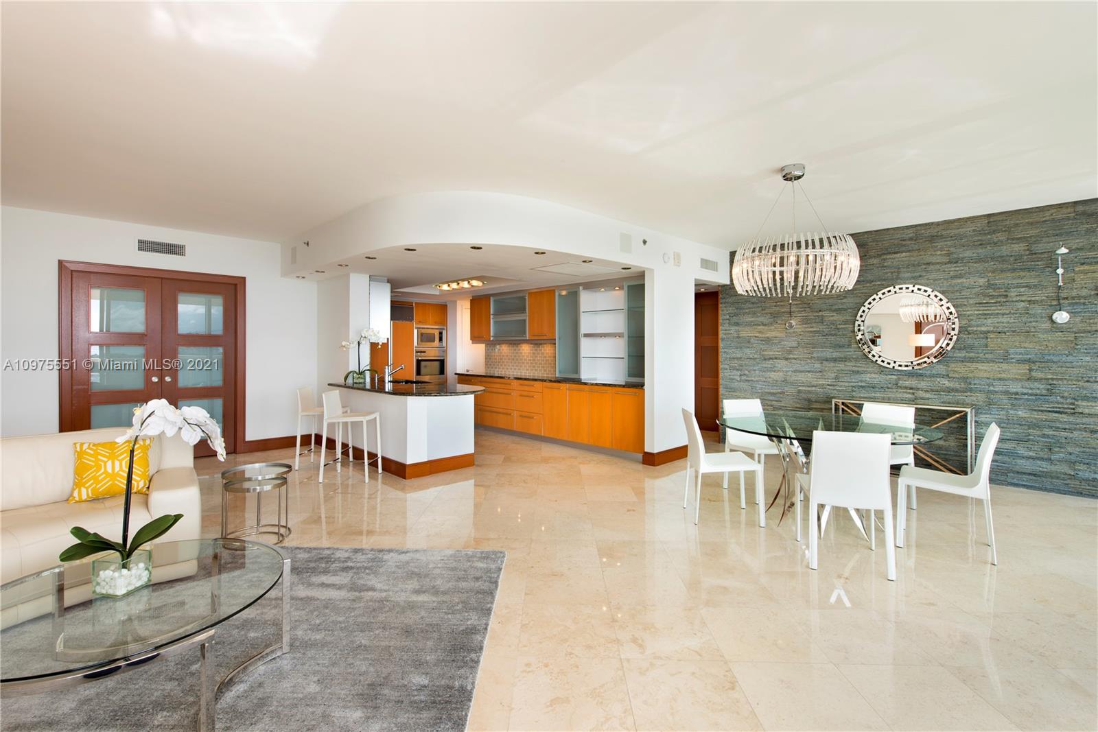 400 Alton Road, Unit 1106 Miami Beach, FL 33139 - Photo 2 of 18