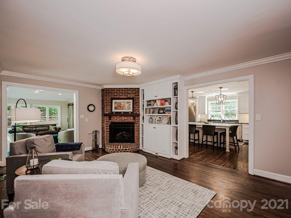 3901 Chevington Road Charlotte, NC 28226 - Photo 12 of 48 Gallery Image 12
