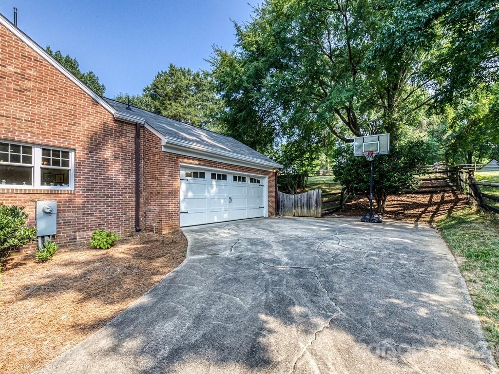 3901 Chevington Road Charlotte, NC 28226 - Photo 39 of 48 Gallery Image 39