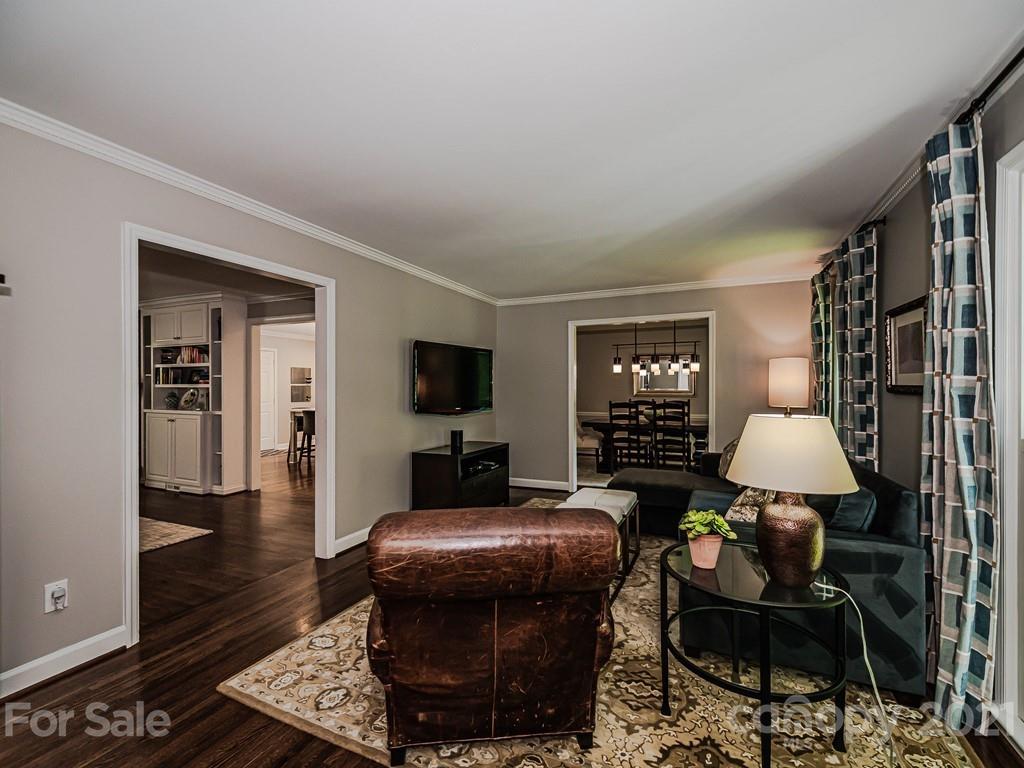 3901 Chevington Road Charlotte, NC 28226 - Photo 5 of 48 Gallery Image 5