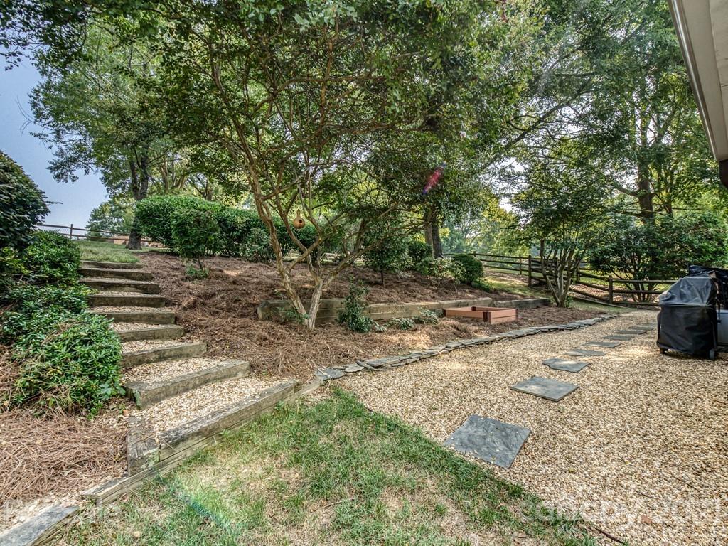 3901 Chevington Road Charlotte, NC 28226 - Photo 43 of 48 Gallery Image 43
