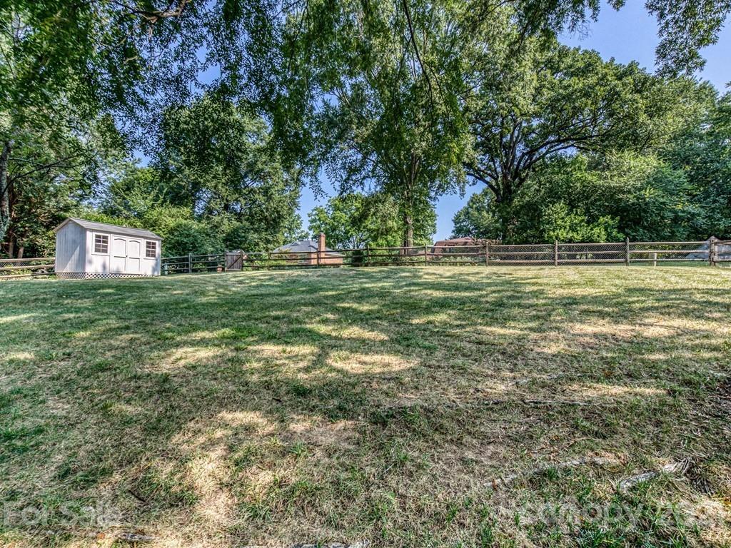 3901 Chevington Road Charlotte, NC 28226 - Photo 44 of 48 Gallery Image 44