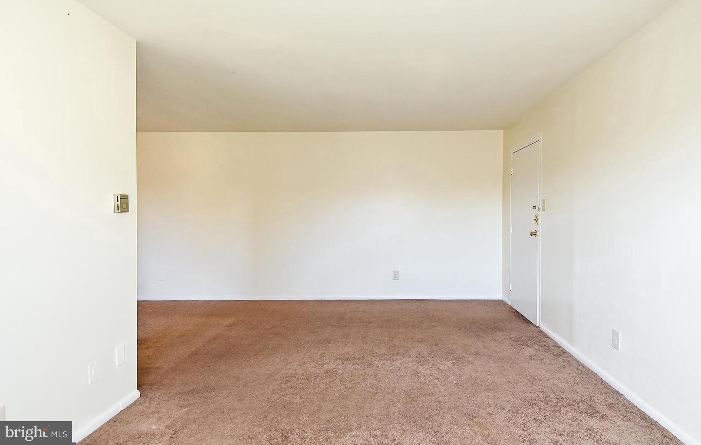 4258 Buckman Road, Unit 39 Alexandria, VA 22309 - Photo 4 of 25 Gallery Image 4