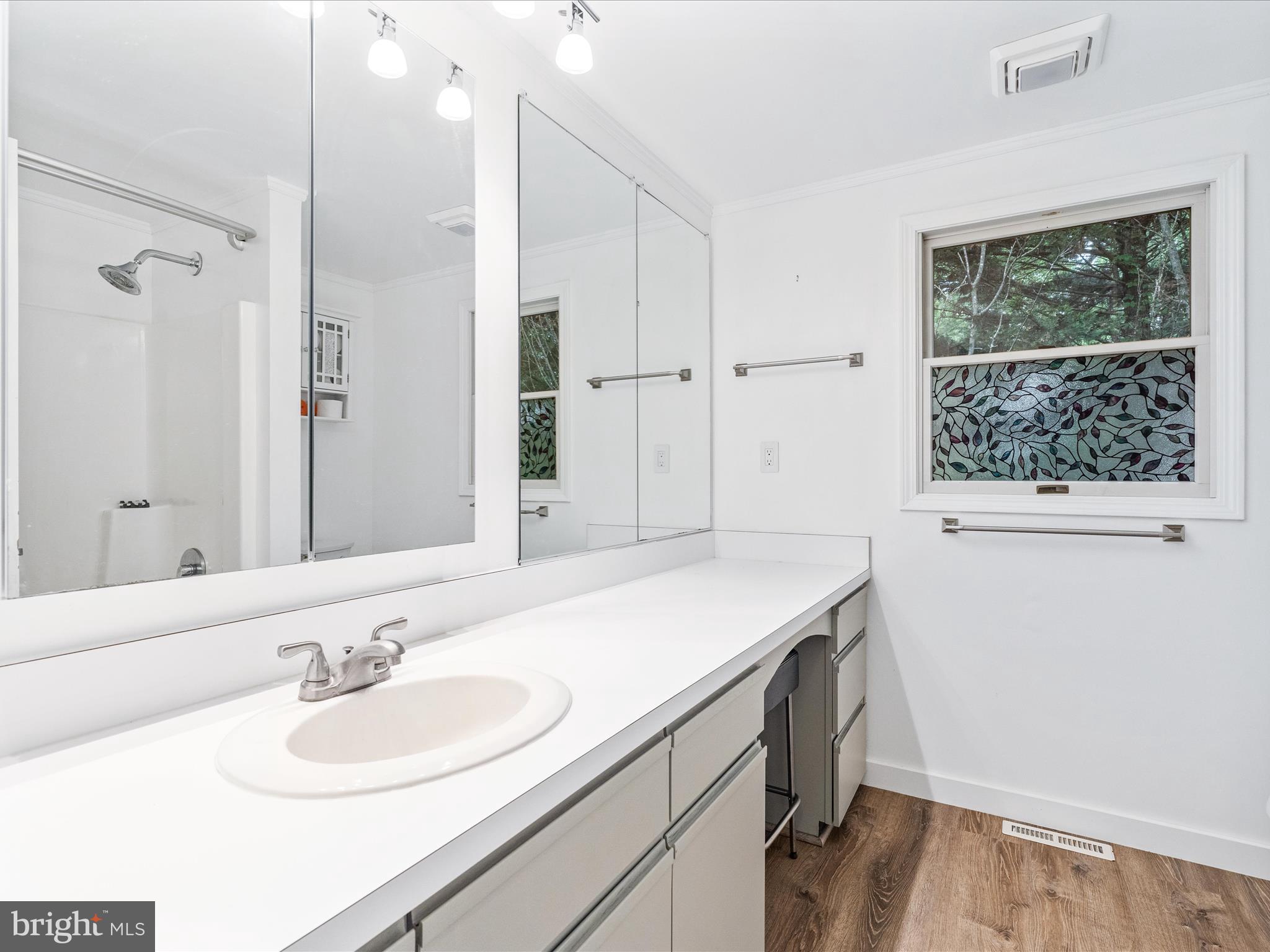 17101 Overhill Road Derwood, MD 20855 - Photo 35 of 82 17101 Overhill Rd-032