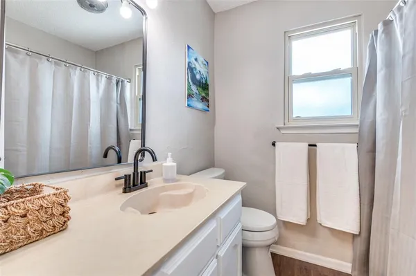 $349,900 | 901 Rockwall Drive, Euless, TX 76039