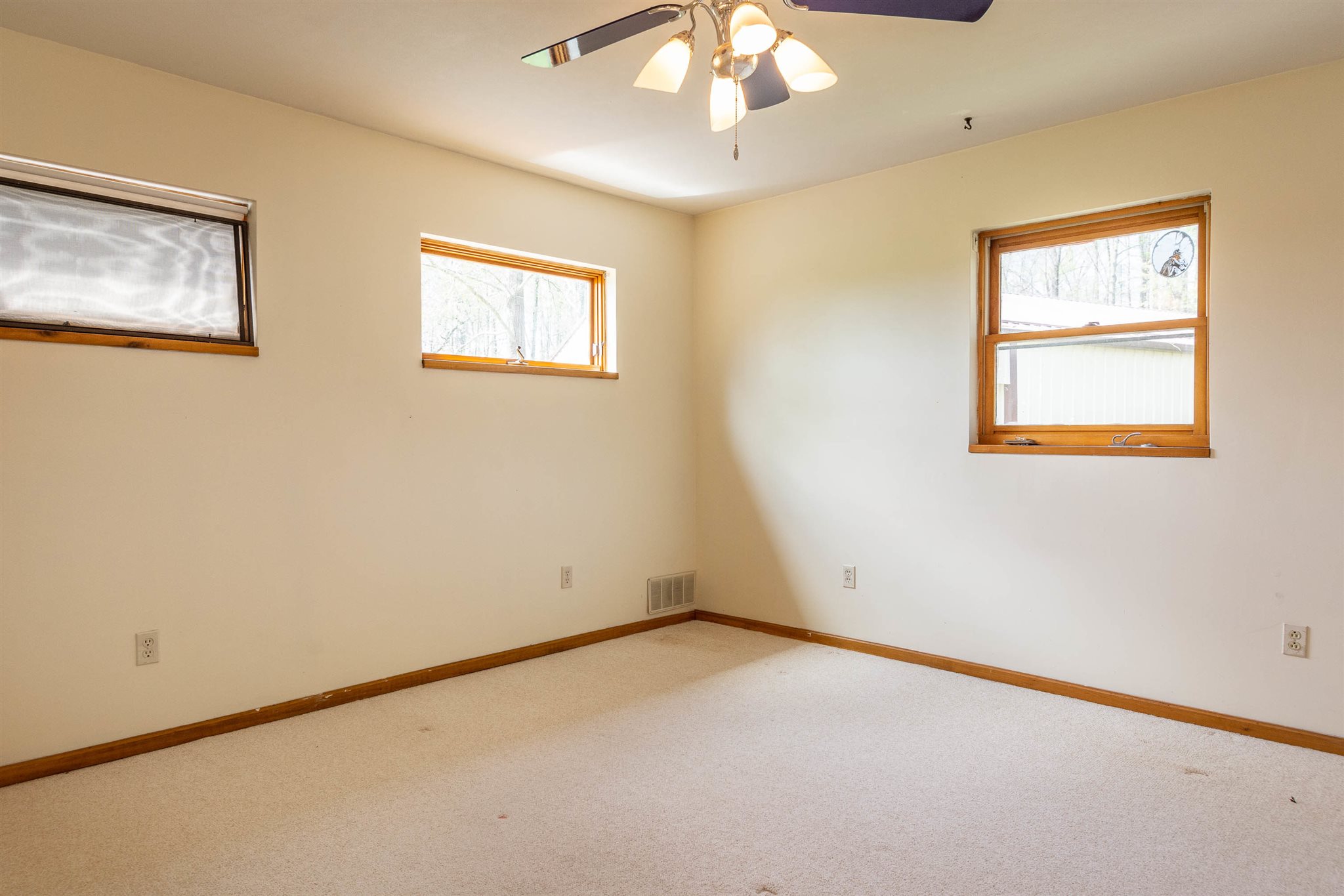 12223 East Carmichael Road Bloomfield, IN 47424 - Photo 19 of 36