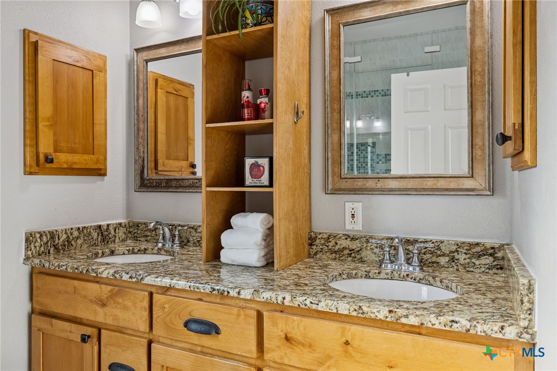 515 Valley Ridge Canyon Lake, TX 78133 - Photo 17 of 47