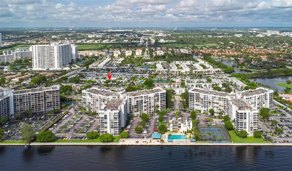$3,600 | 808 Northeast 27th Avenue, Unit 808, Hallandale Beach, FL 33009