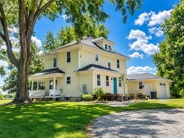 $425,000 | 20652 State Rte Z, Cosby, MO 64436