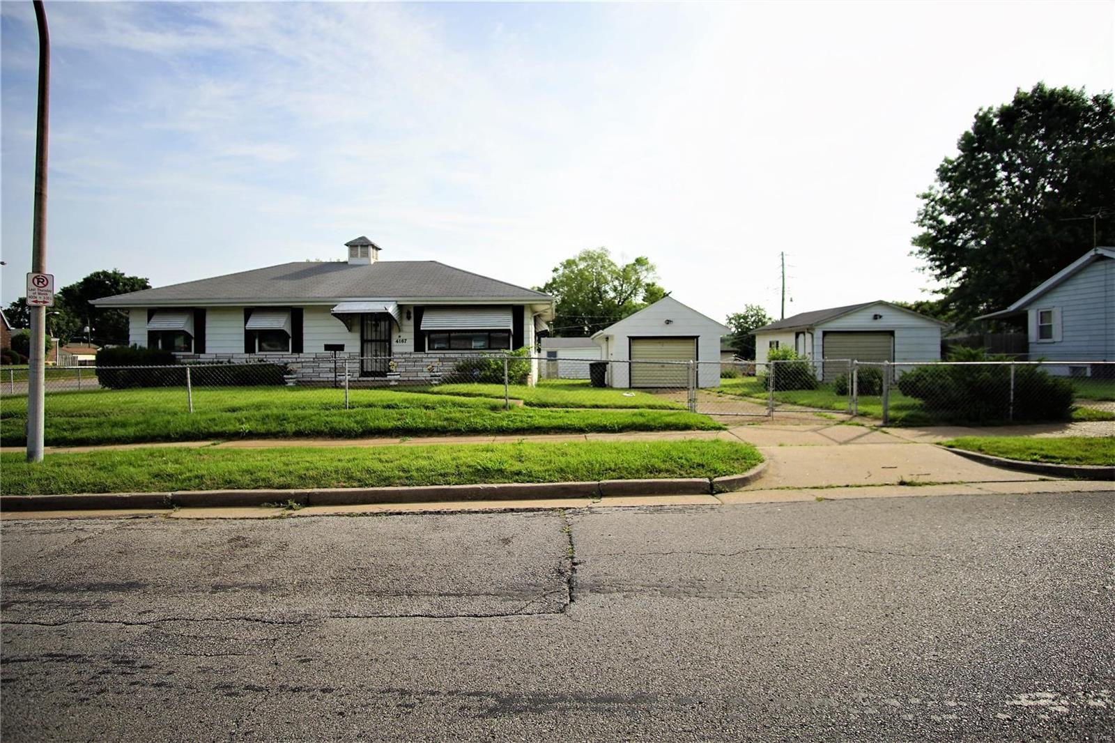 4167 Weber Road St. Louis, MO 63123 - Photo 2 of 15