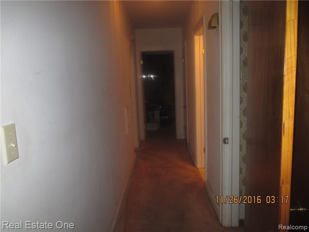 16656 Parkside Street Detroit, MI 48221 - Photo 8 of 33 IMG_1897.JPG
