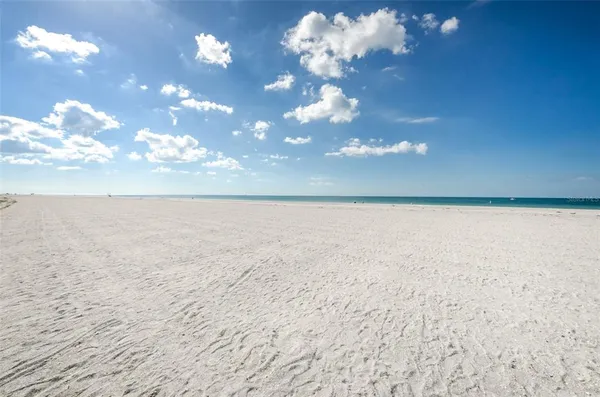 $3,850 | 1460 Gulf Boulevard, Unit 506, Clearwater, FL 33767