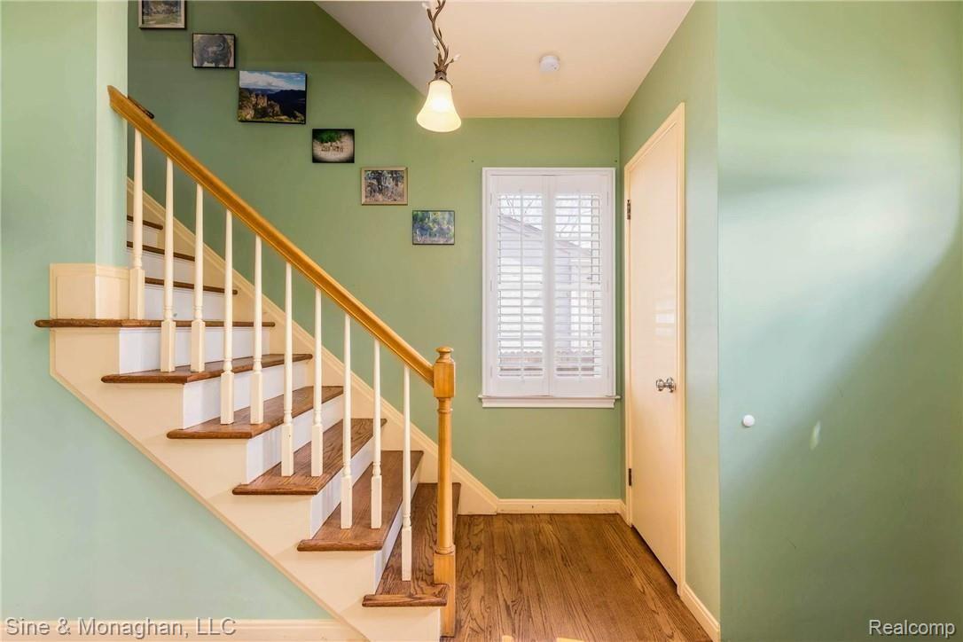 164 Ridgemont Road Grosse Pointe, MI 48236 - Photo 5 of 40 164 Ridgemont Rd-5.jpg
