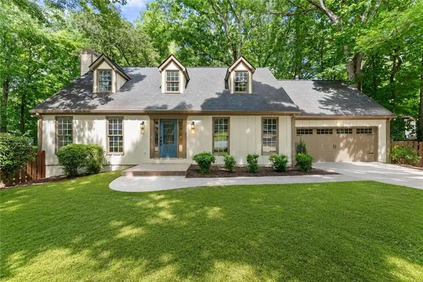 $535,000 | 1476 West Lake Drive, Gainesville, GA 30501
