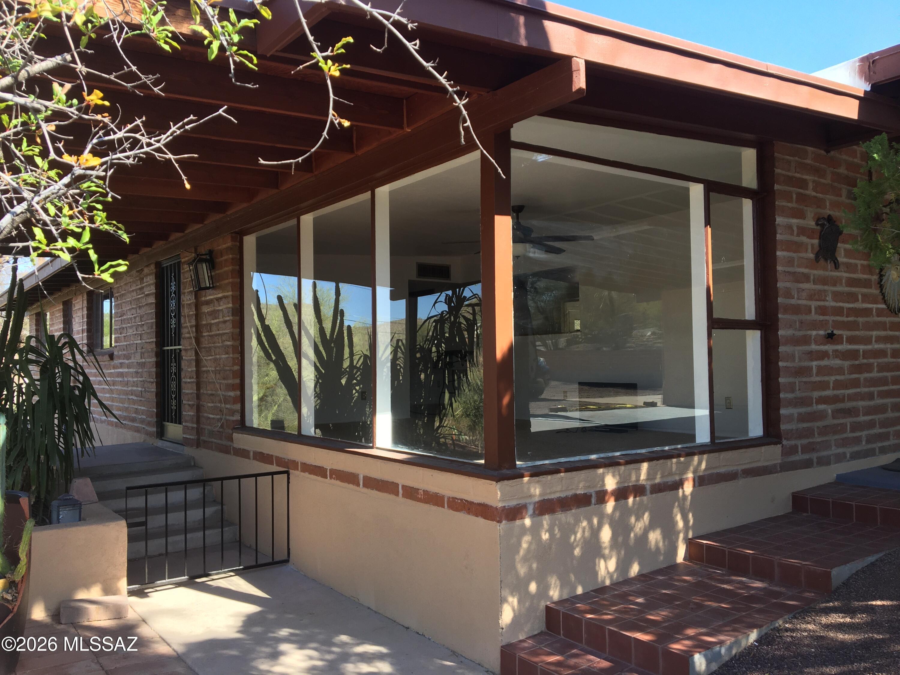 1301 North Painted Hills Road Tucson, AZ 85745 - Photo 2 of 35
