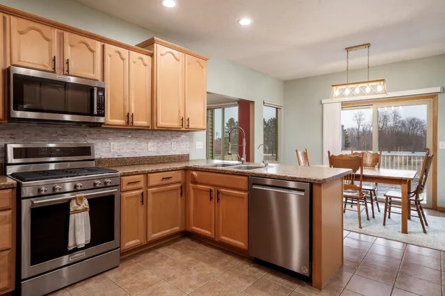 $425,000 | 3271 North Silver Ridge Drive, Oregon, IL 61061