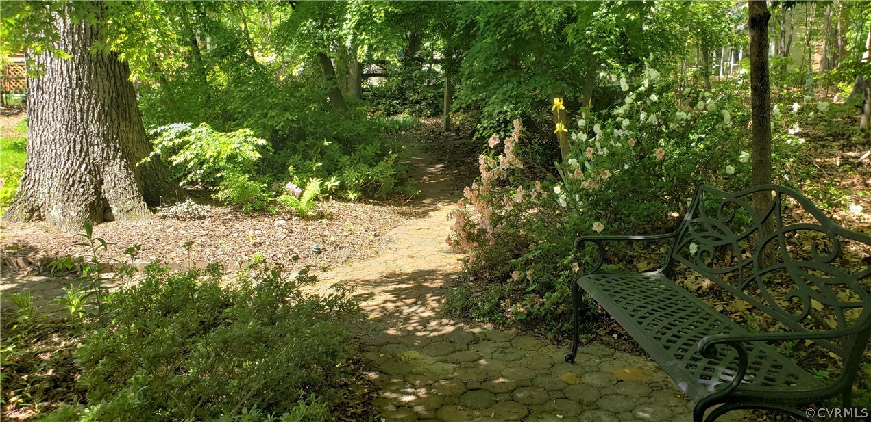 4606 Foxwood Road Chester, VA 23831 - Photo 4 of 36 Gallery Image 4