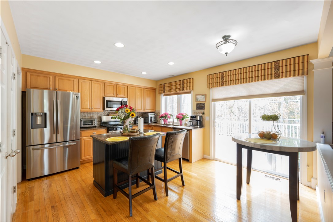 115 Castle Rocks Road Warwick, RI 02886 - Photo 7 of 40