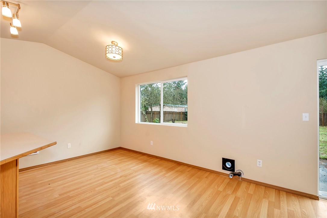 19925 Jowsey Court Southwest Rochester, WA 98579 - Photo 11 of 25 Gallery Image 11